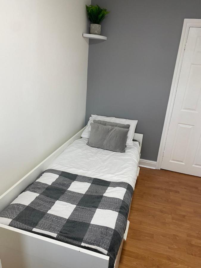 Large Home, Close To Bhx, Nec, Jlr, 4 Double Beds! Birmingham Exterior foto