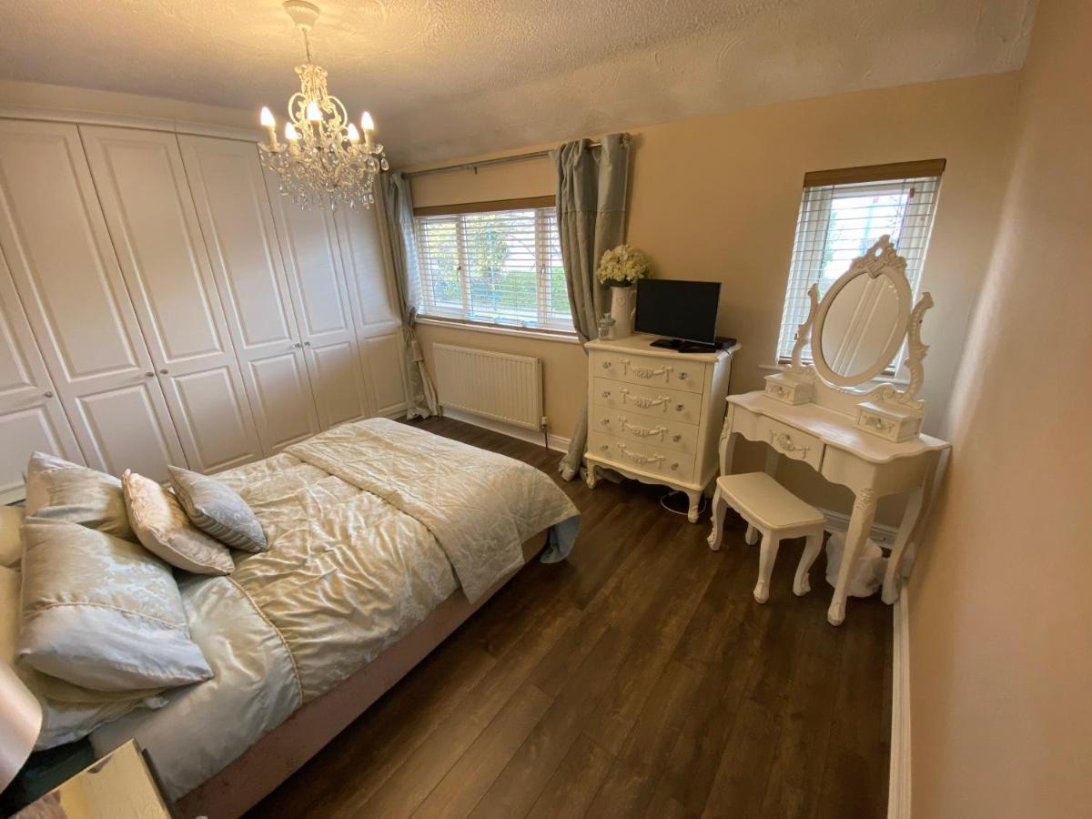 Large Home, Close To Bhx, Nec, Jlr, 4 Double Beds! Birmingham Exterior foto