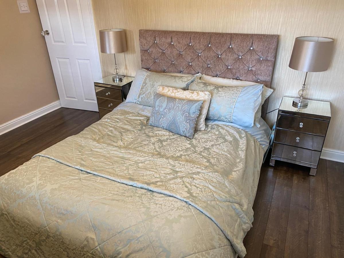 Large Home, Close To Bhx, Nec, Jlr, 4 Double Beds! Birmingham Exterior foto